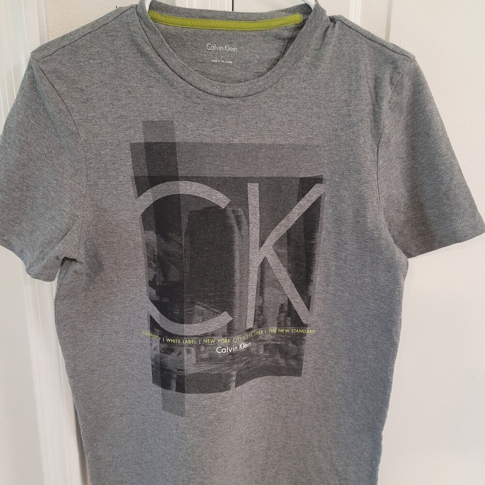 Calvin Klein Graphic Gray Tee CK Label New York City T Shirt Men’s Size Small